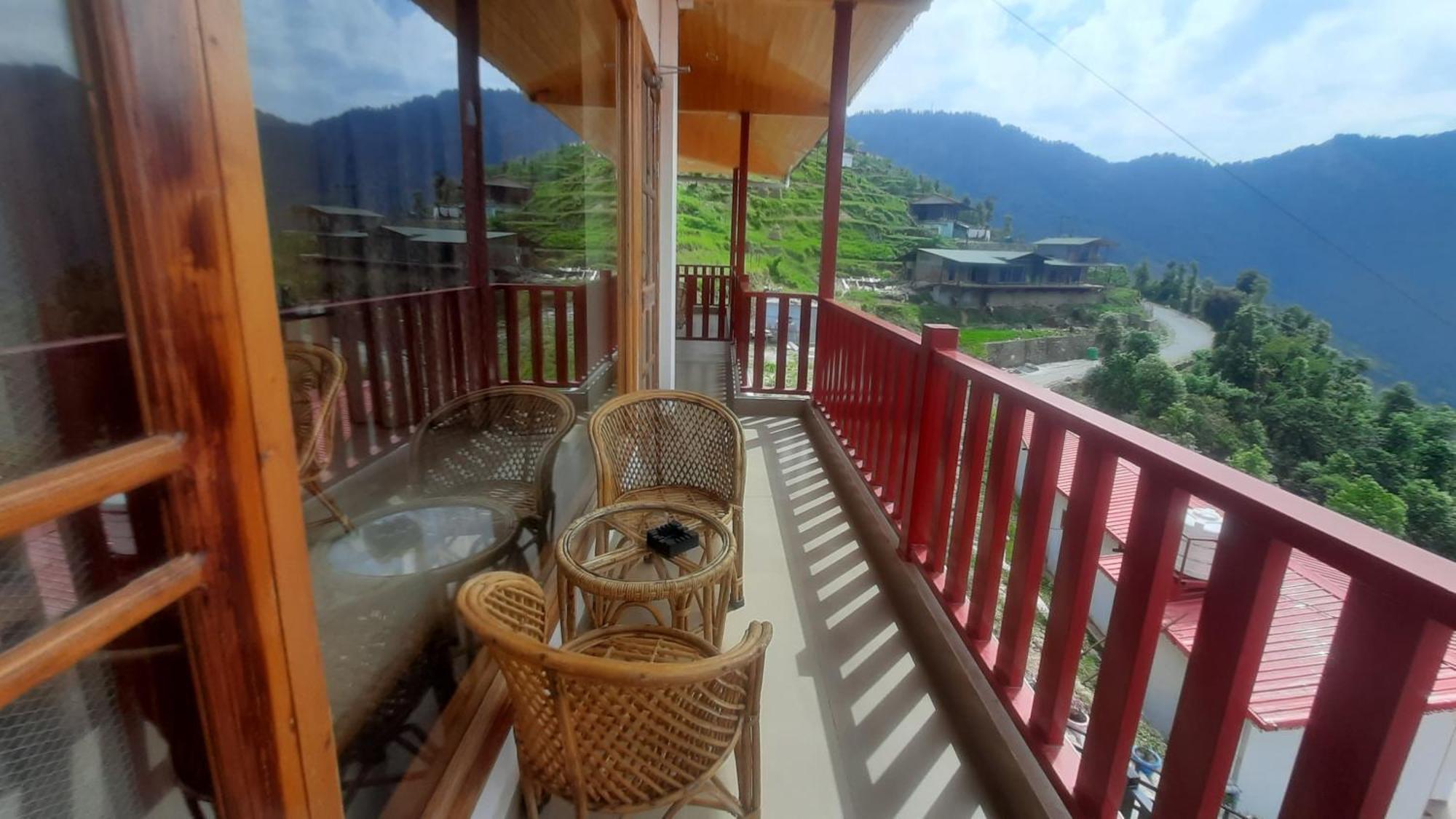 The Vintage Hill Village - Himalayan Boutique Resort Kanatal Eksteriør billede