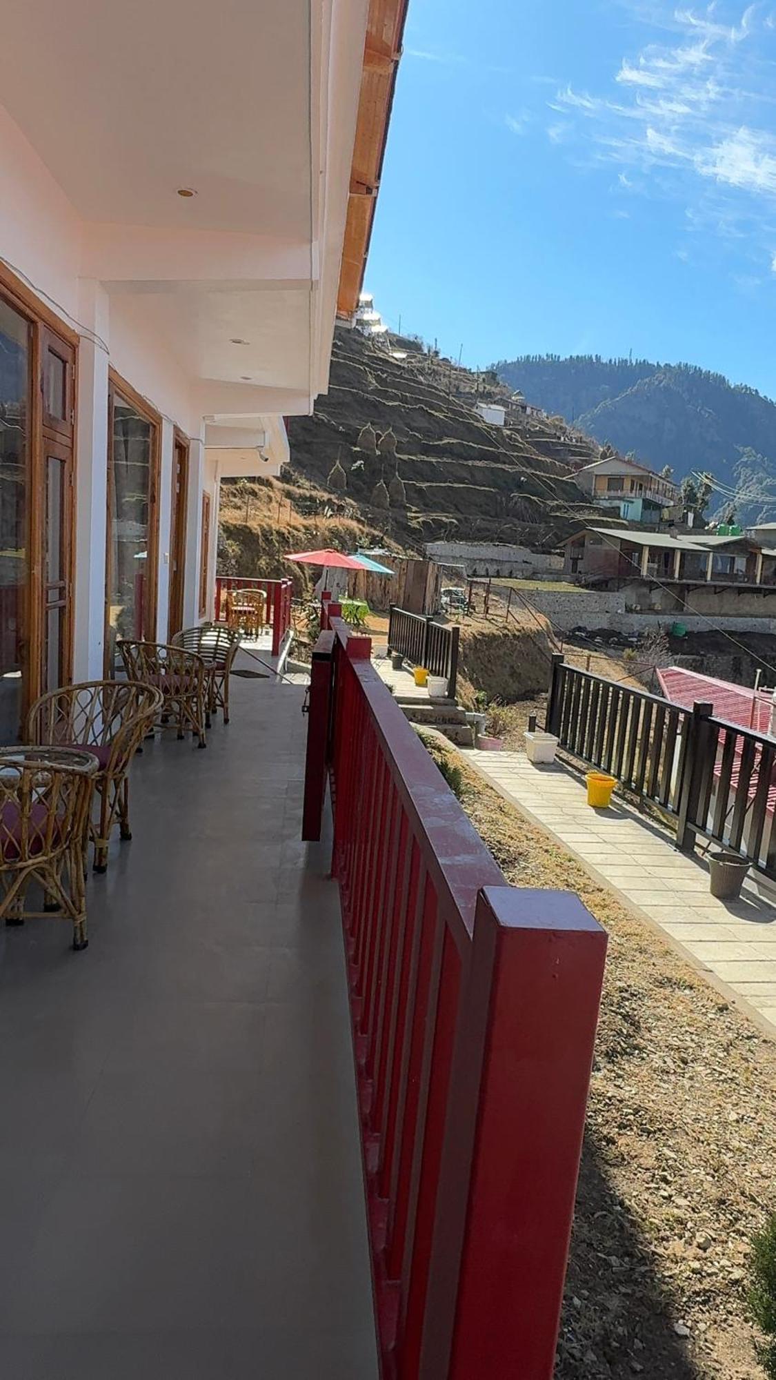 The Vintage Hill Village - Himalayan Boutique Resort Kanatal Eksteriør billede