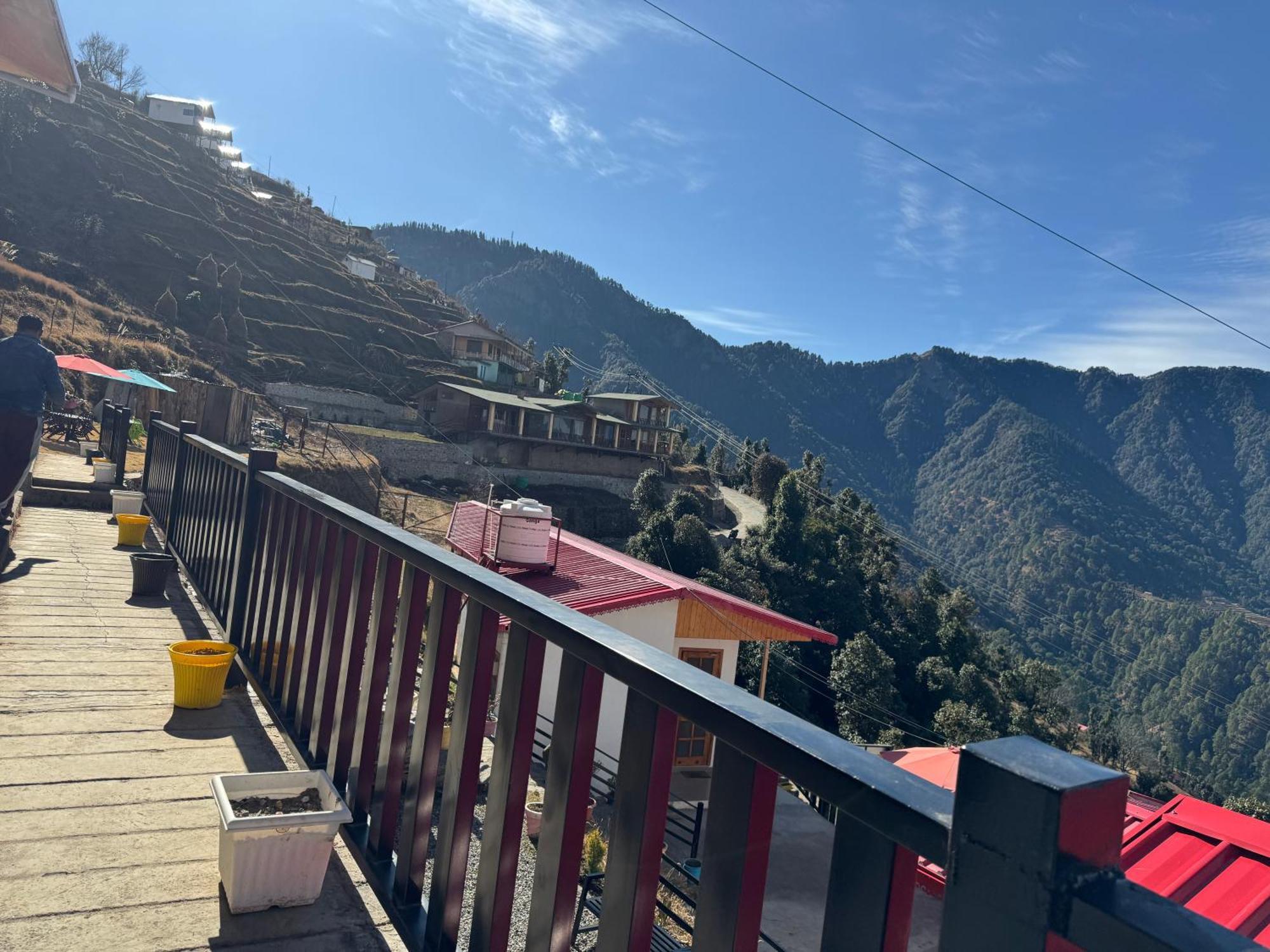 The Vintage Hill Village - Himalayan Boutique Resort Kanatal Eksteriør billede