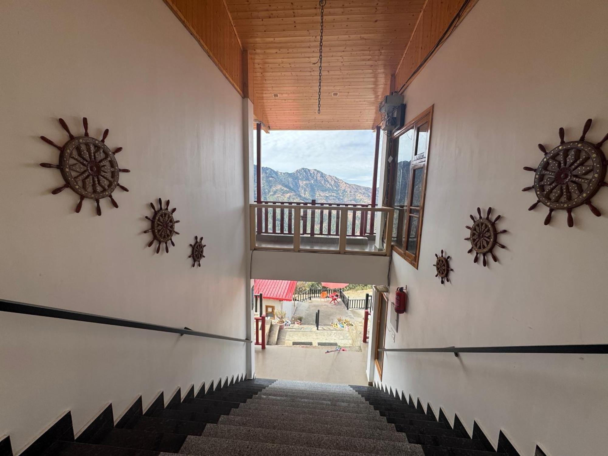 The Vintage Hill Village - Himalayan Boutique Resort Kanatal Eksteriør billede